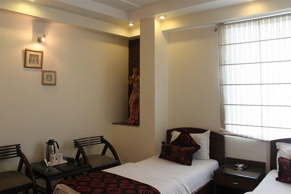 Hotel Shipra International Nowe Delhi Zewnętrze zdjęcie