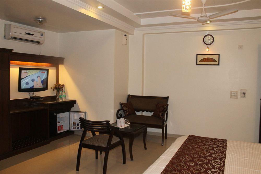 Hotel Shipra International Nowe Delhi Zewnętrze zdjęcie