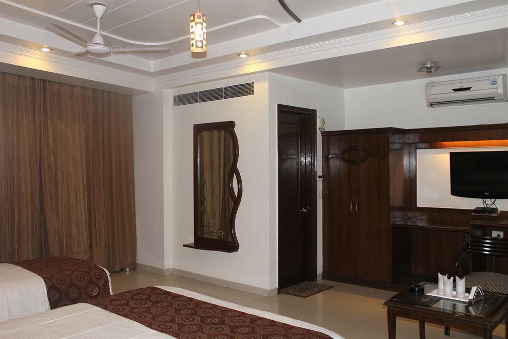 Hotel Shipra International Nowe Delhi Zewnętrze zdjęcie