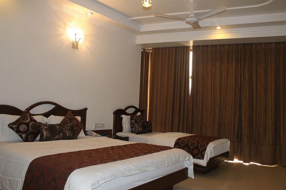 Hotel Shipra International Nowe Delhi Zewnętrze zdjęcie