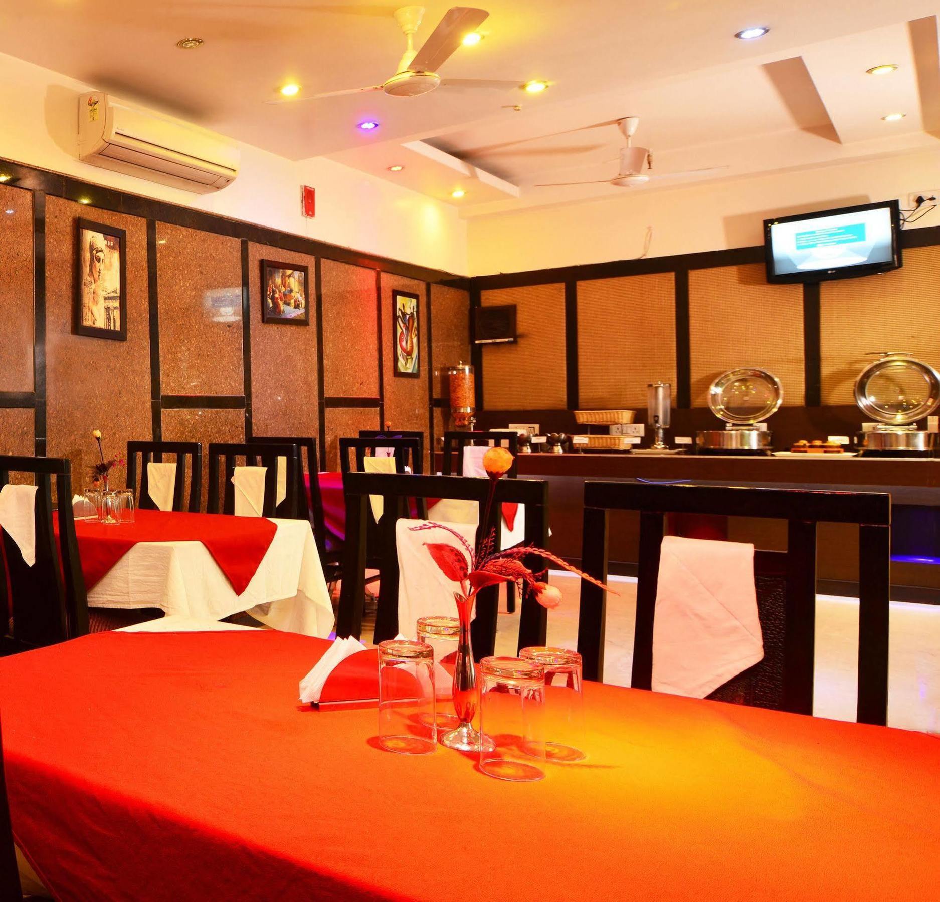 Hotel Shipra International Nowe Delhi Zewnętrze zdjęcie